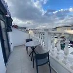 Hotel Black Palace *