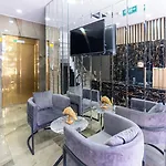 Hotel Black Palace