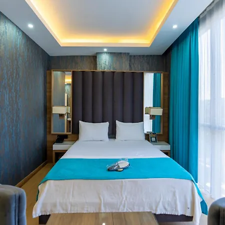 Black Palace Hotell *