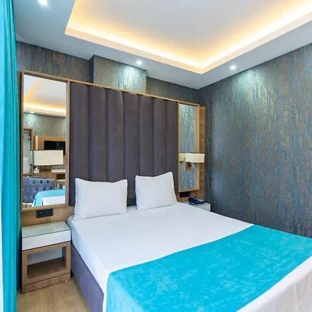 Hotell Black Palace *