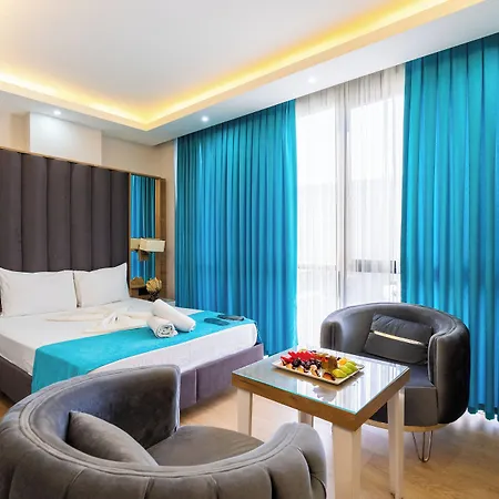 Black Palace Hotel *