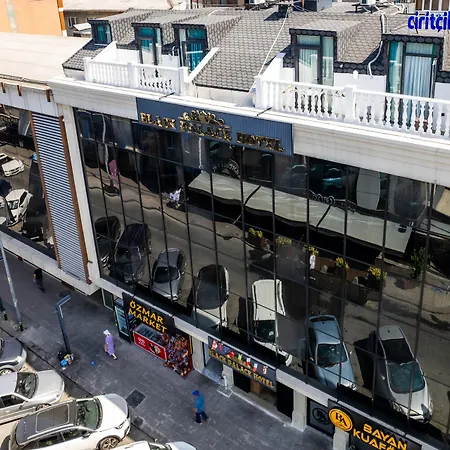 Black Palace *