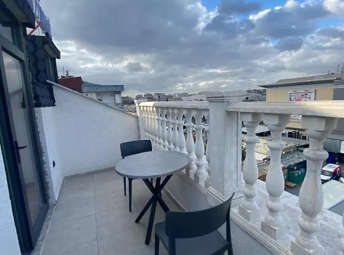 מלון Black Palace *