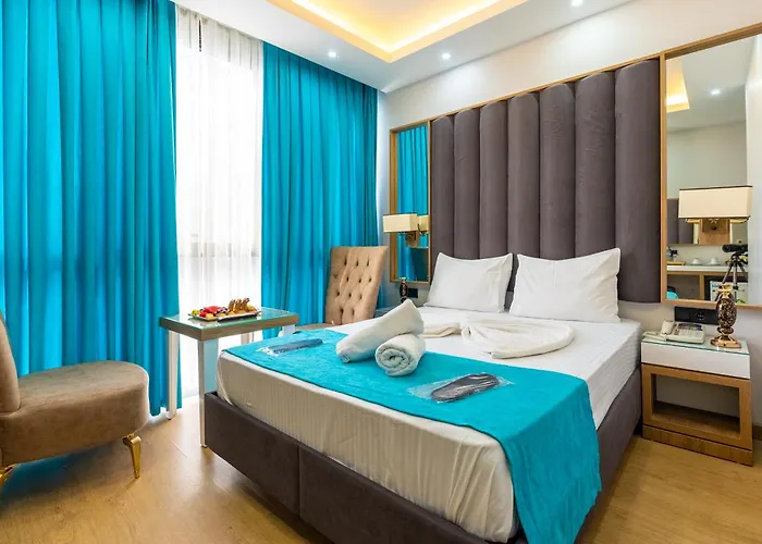 Black Palace Hotel *