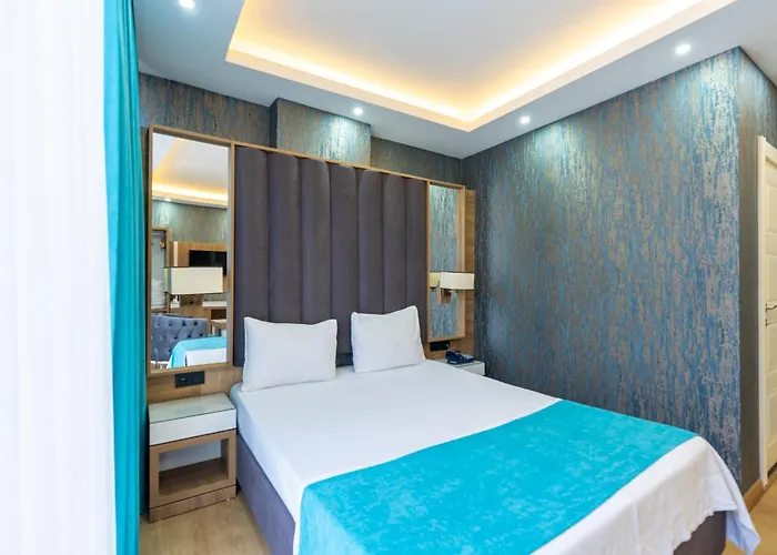 מלון Black Palace *