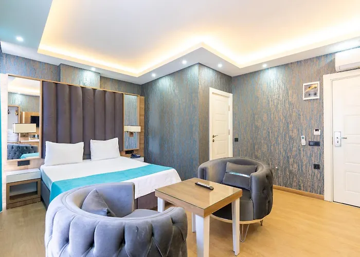 Black Palace מלון