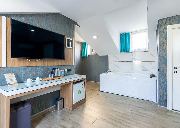 מלון Black Palace