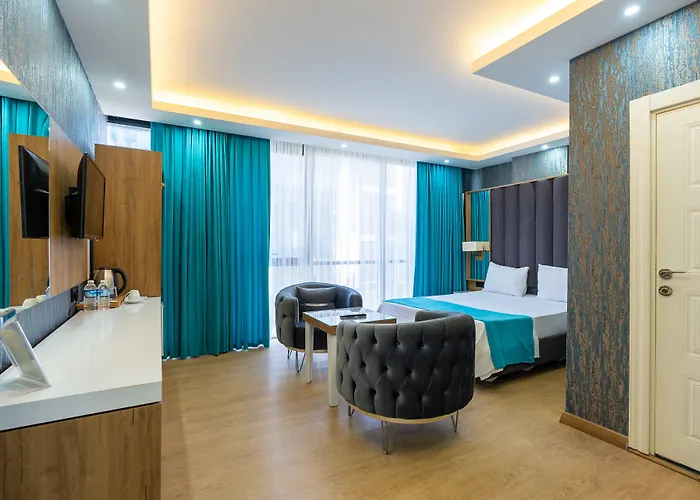 Black Palace מלון