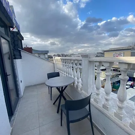 Отель Black Palace *